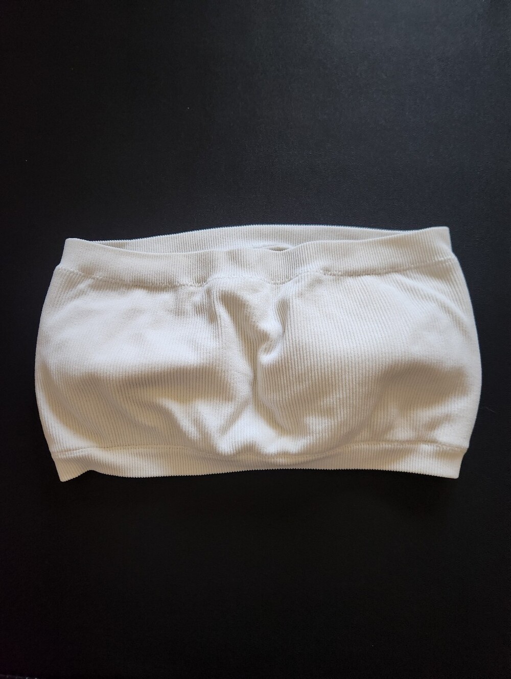 GU white strapless wireless ribbed removable padded bandeau bra